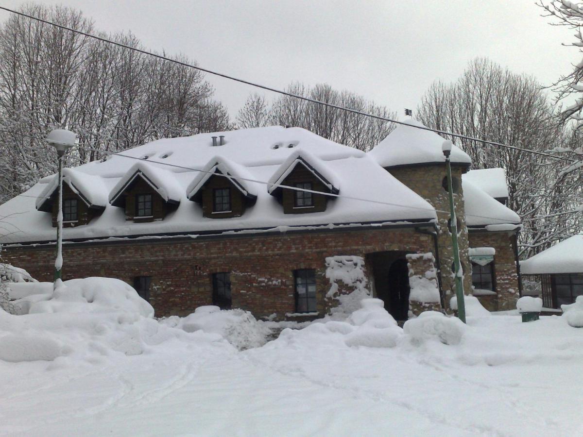 Hotel Podzamcze تارنوف المظهر الخارجي الصورة